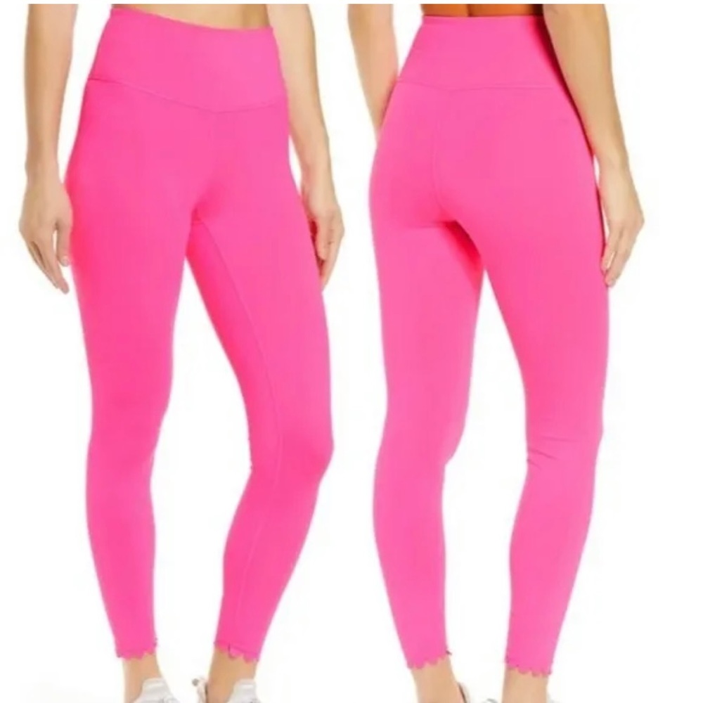 IVL Collective Scallop Active 7/8 Leggings Barbiecore